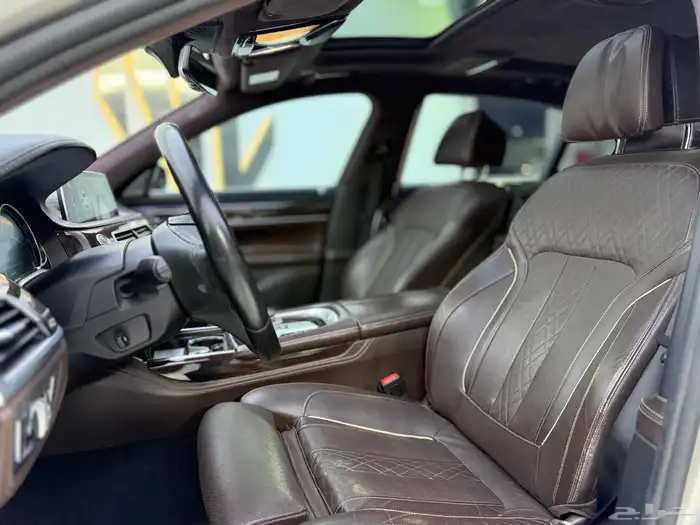 بي ام دبليو 750Li 2