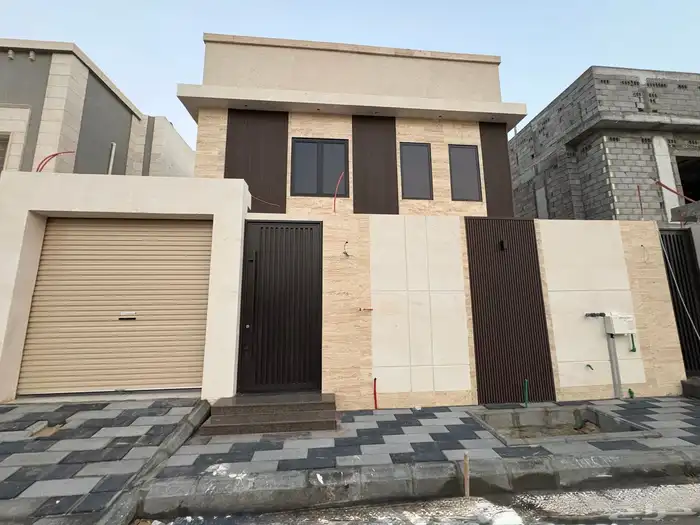 للبيع فيلا في الخبر العزيزية حي الصواري 0