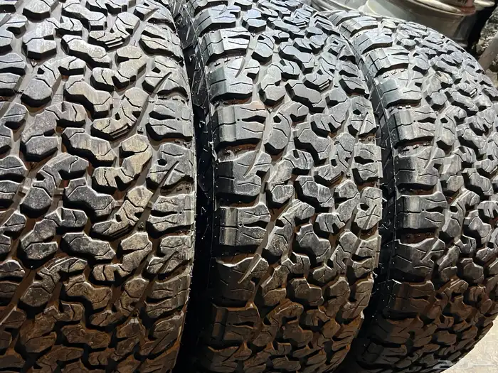 كفرات حجرية مقاس 285 70 17 تاريخ 2024 نوع الكفرات  فيرتش 9