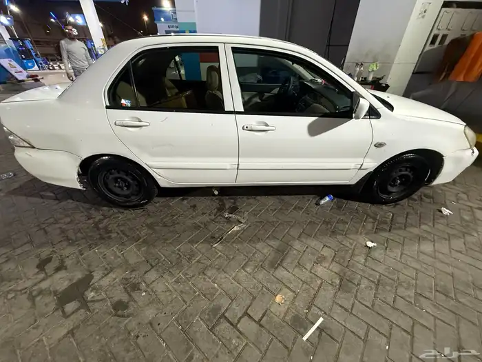 ميتسوبيشي لانسر بومة 2008 3