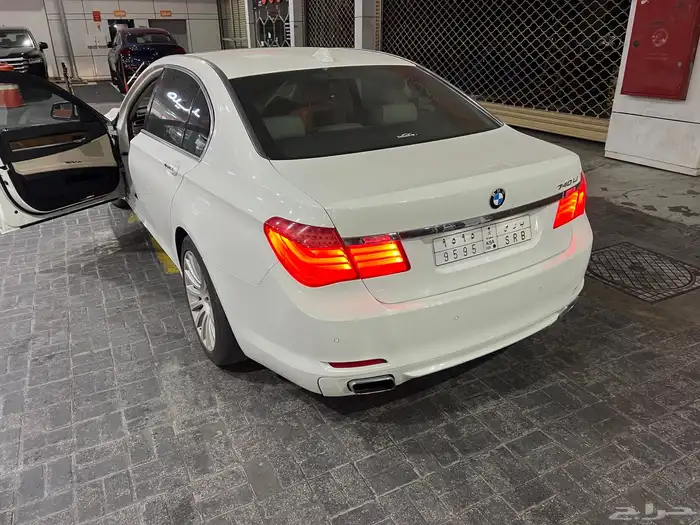 بي ام دبليو موديل 2010 6