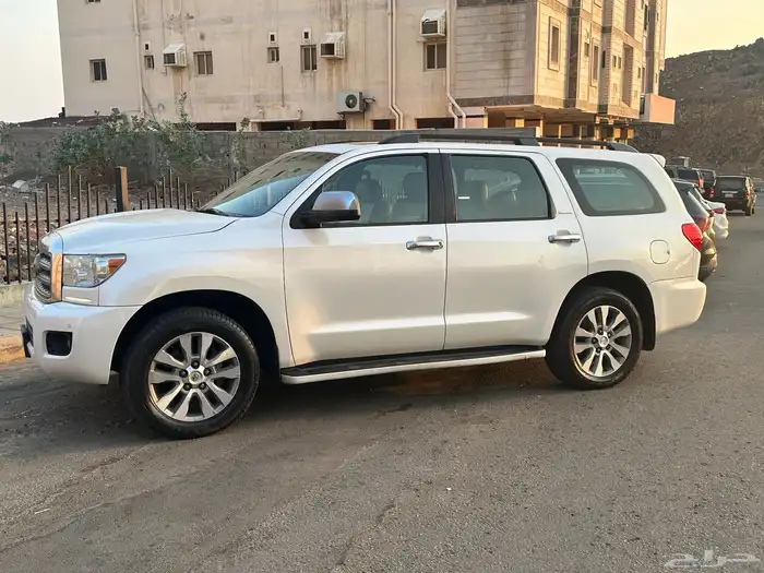 تويوتا اسكويا 2013 ابيض ليمتد دبل فل كامل اعلى مواصفات 0