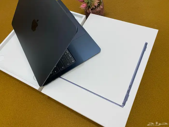 ماك بوك اير M4 نفس الجديد ضمان جرير 16