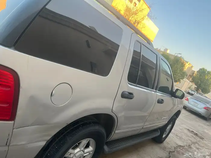 فورد اكسبلورر 2005 2