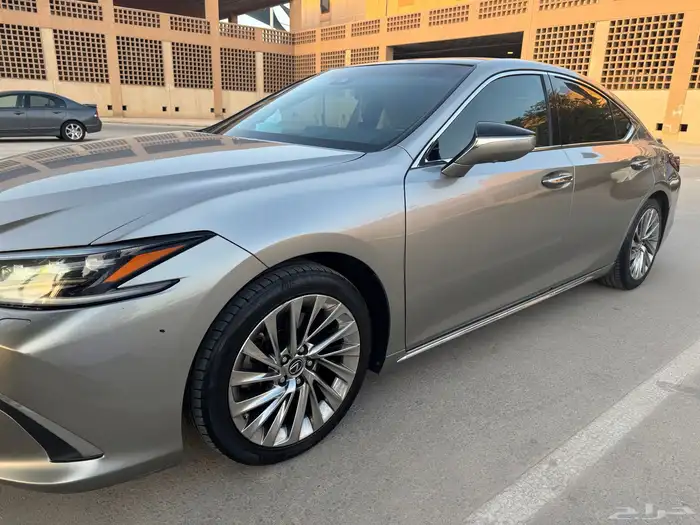 لكزس 2022 DD ES350 مالك أول 1