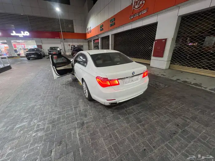 بي ام دبليو موديل 2010 7