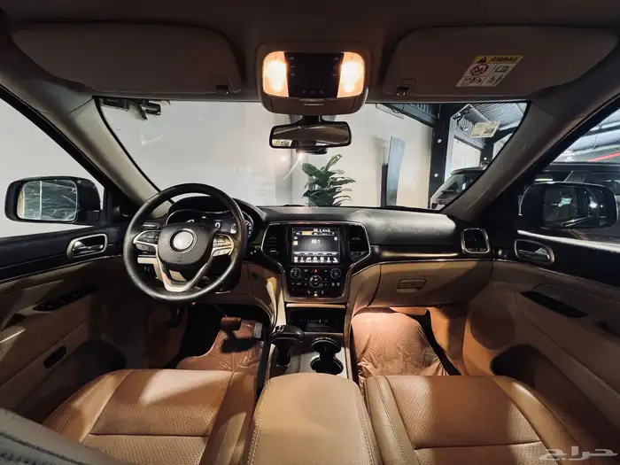 شيروكي لميتيد 2015 بحاله ممتازه V8 16