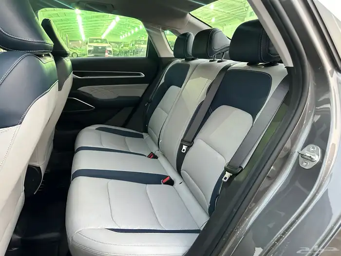 جيلي إمجراند 2023 فل كامل 19