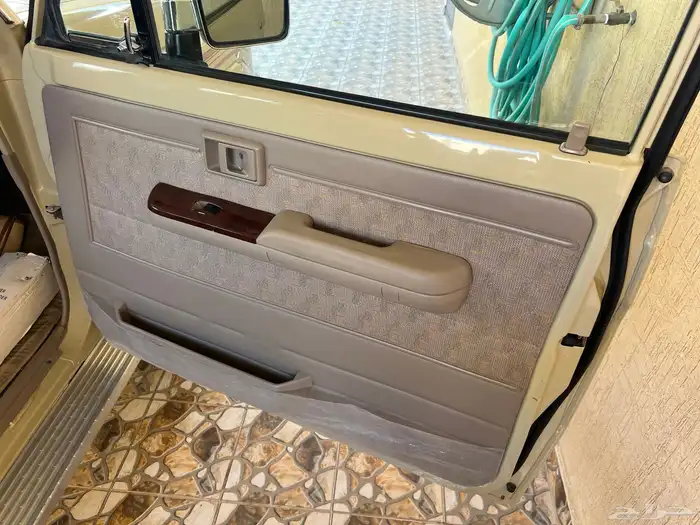 جيب شاص المديل 2009 مخزن بريمي 11 ريشه ونش دفلوك 74