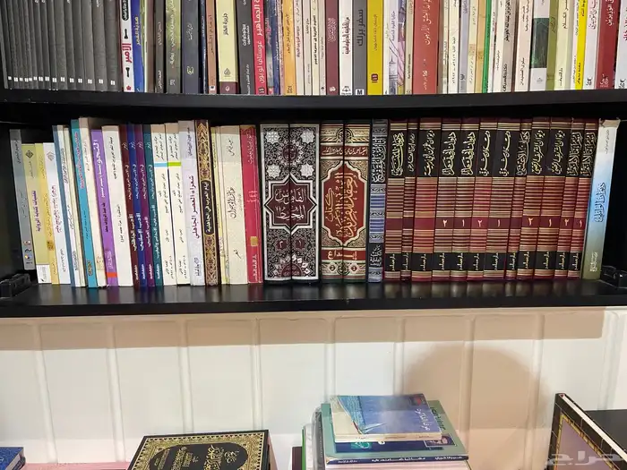 للبيع مكتبة كتب متنوعة بحالة ممتازة (لكامل المكتبة) 5