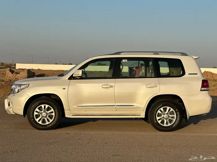 جيب لاندكروزر ستين عام قمه بالنظافة 6