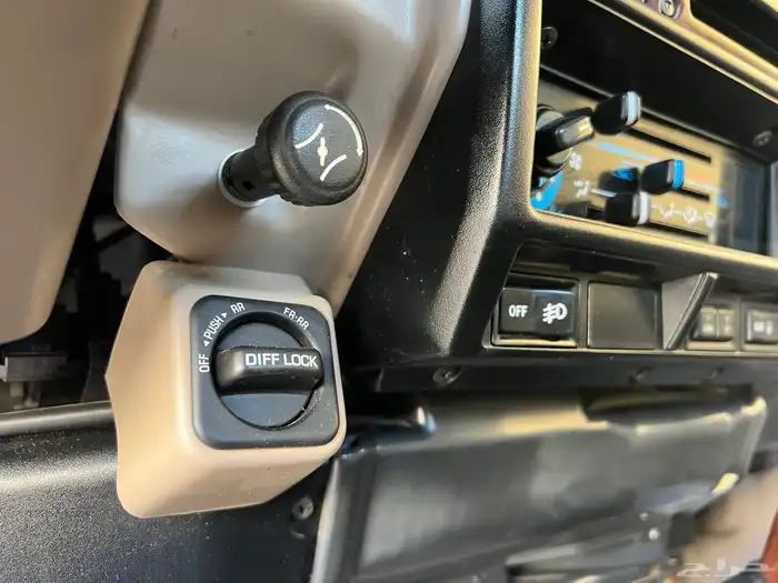 جيب شاص المديل 2009 مخزن بريمي 11 ريشه ونش دفلوك 47