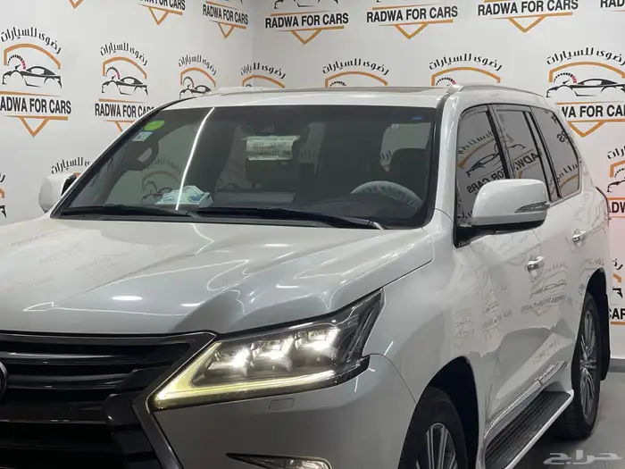 لكزس ال اكس 2016 نظيف داخلي بيج 1