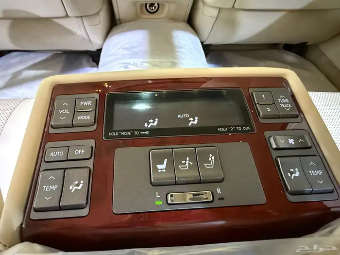 لكزس - LS460 L - 2010 - فل كامل- ممشى قليل( بحالة الوكاله ) 10