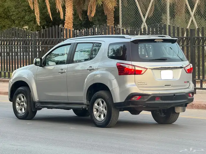 ايسوزو MUX ديزل 2019 سعودي 3
