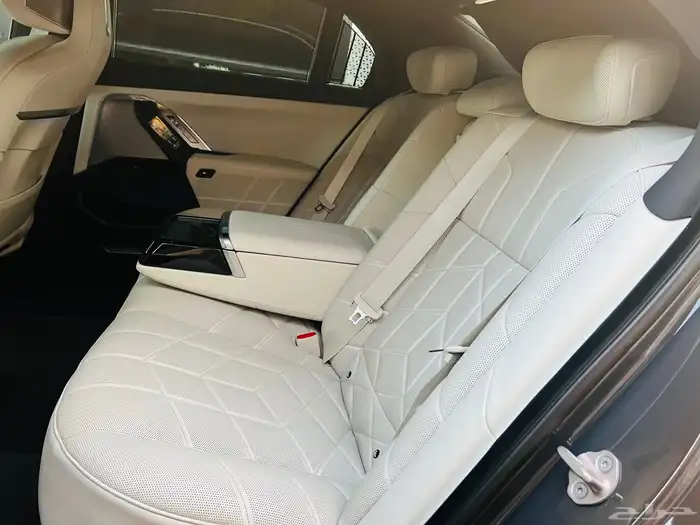 BMW 735Li 2023 الناغي 41
