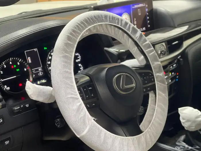 لكزس ال اكس 2016 نظيف داخلي بيج 10