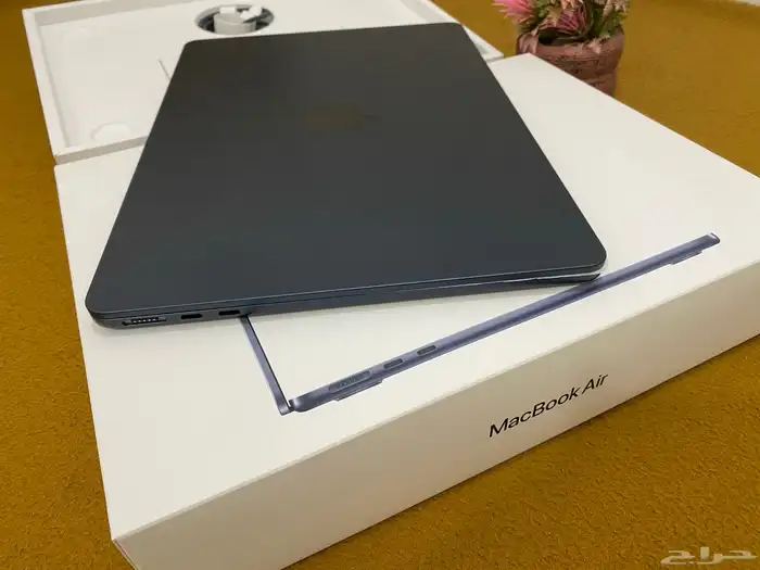 ماك بوك اير M4 نفس الجديد ضمان جرير 12