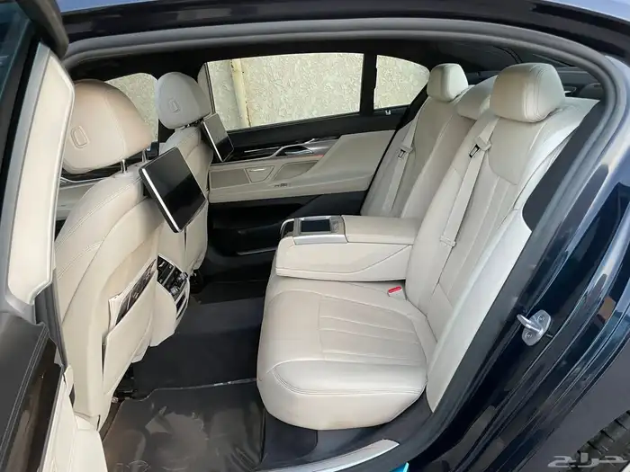 بي ام دبليو Li730 - 2019 فل كامل بحالة الوكالة 17