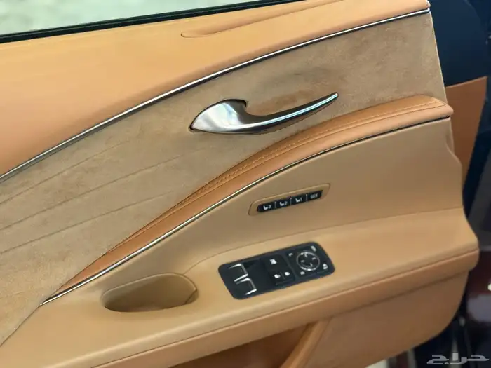 لكزس LC500h 2017 11