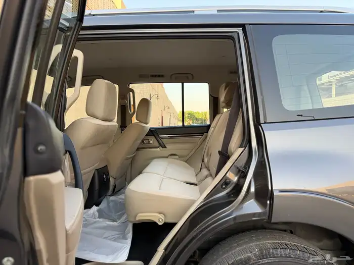 ميتسوبيشي باجيرو موديل 2020 24