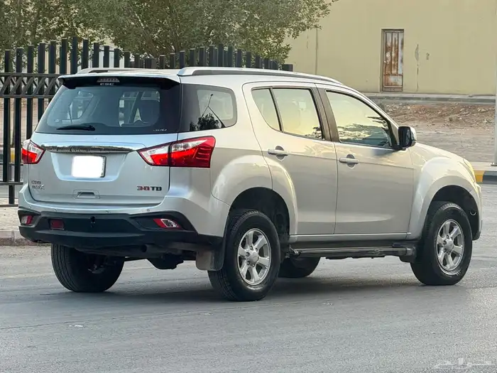 ايسوزو MUX ديزل 2019 سعودي 10