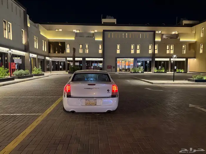 كلايسلر C300 للبيع 8 سلندر 2