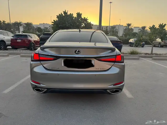 لكزس 2022 DD ES350 مالك أول 2