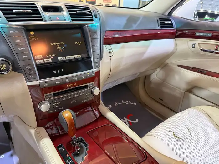 لكزس - LS460 L - 2010 - فل كامل- ممشى قليل( بحالة الوكاله ) 17