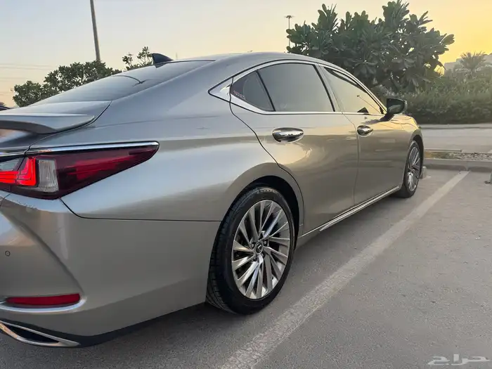 لكزس 2022 DD ES350 مالك أول 6