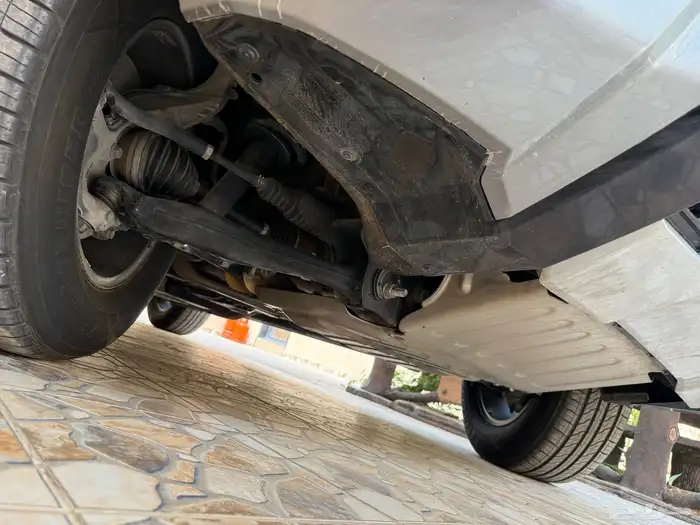 جمس يوكن المديل 2023 SLE دبل قصير اللون سمنتي وكالة 84