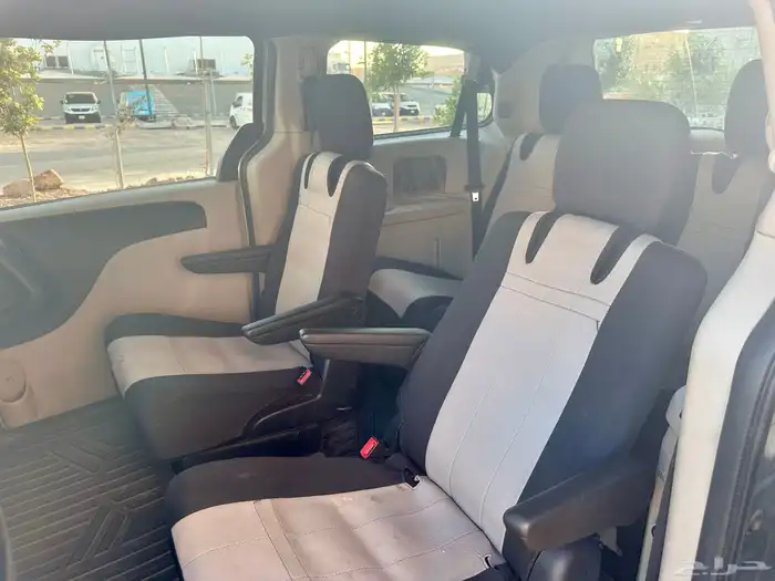 دودج جراند كارافان - سيارة عائلية 5