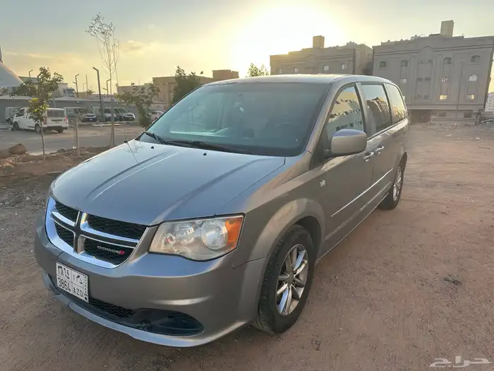 دودج جراند كارافان - سيارة عائلية 0