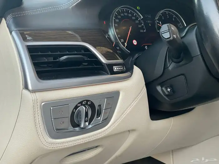 بي ام دبليو Li730 - 2019 فل كامل بحالة الوكالة 26