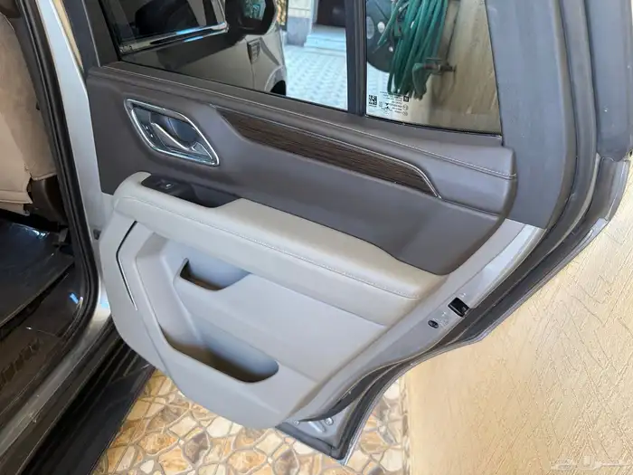 جمس يوكن المديل 2023 SLE دبل قصير اللون سمنتي وكالة 63