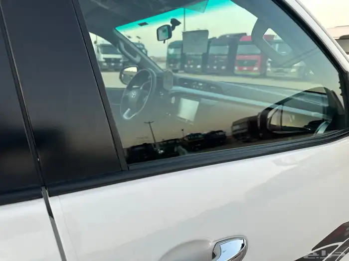 تويوتا هايلوكس 2022 ديزل دبل فل كامل سعودي بصمه 13