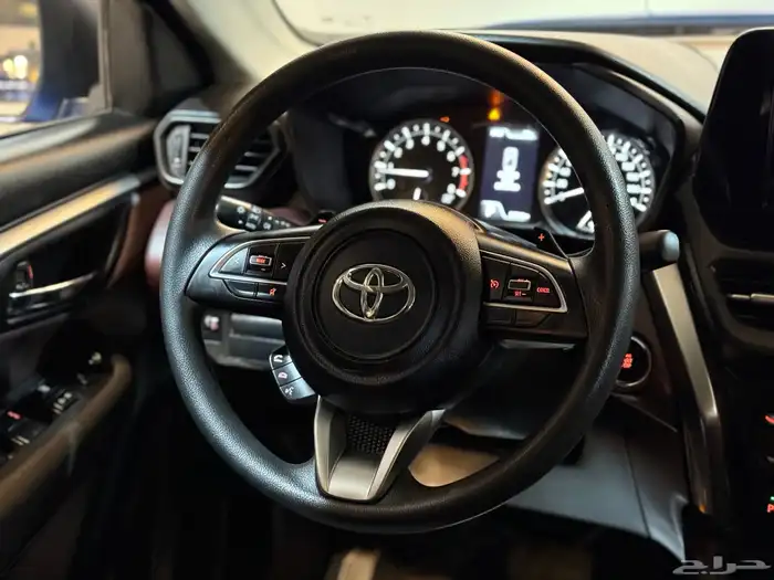 تويوتا أوربان كروزر 2023 (( بحالة ممتازة )) 19