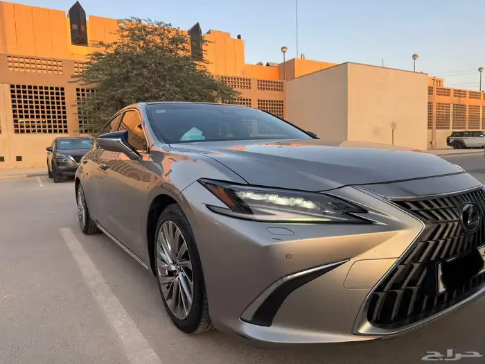 لكزس 2022 DD ES350 مالك أول 9