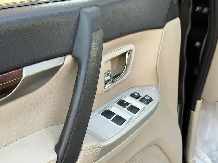 ميتسوبيشي باجيرو موديل 2020 12