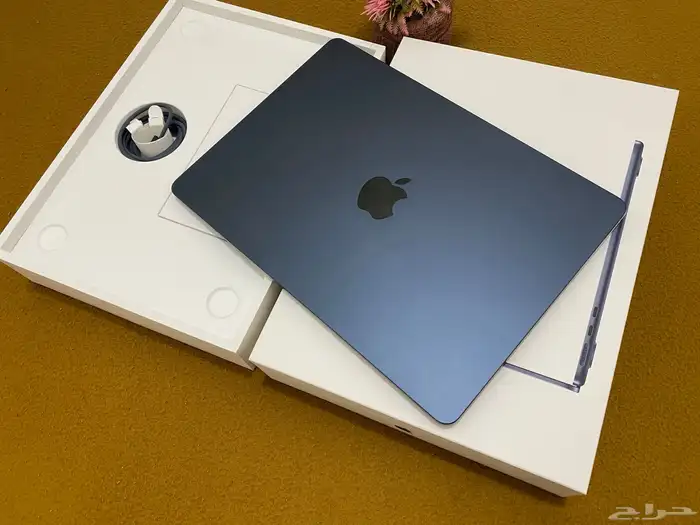 ماك بوك اير M4 نفس الجديد ضمان جرير 11