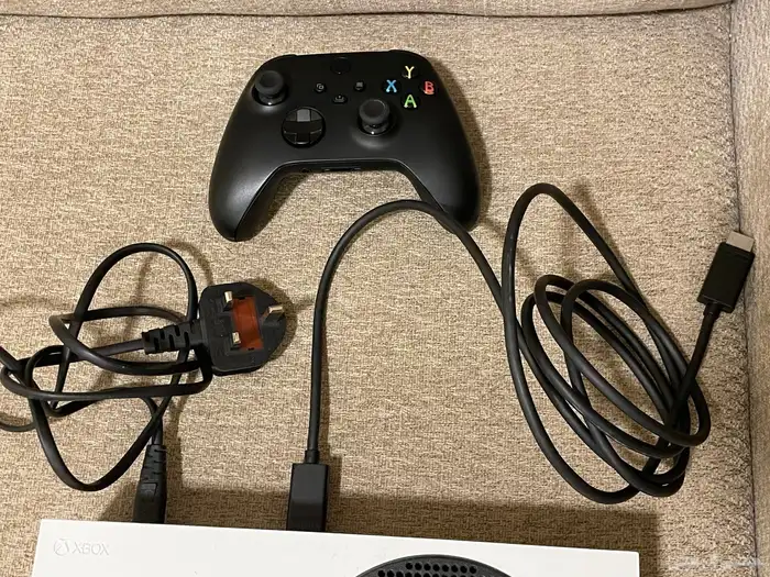 جهاز اكس بوكس مع اليد والأسلاك 2