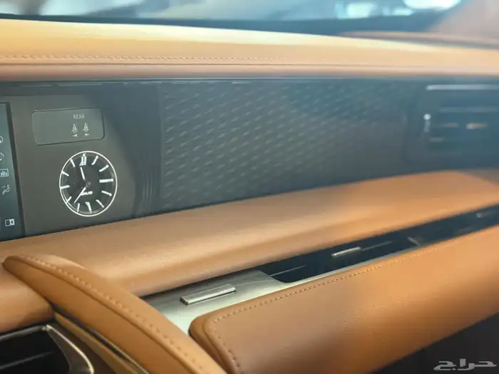 لكزس LC500h 2017 16