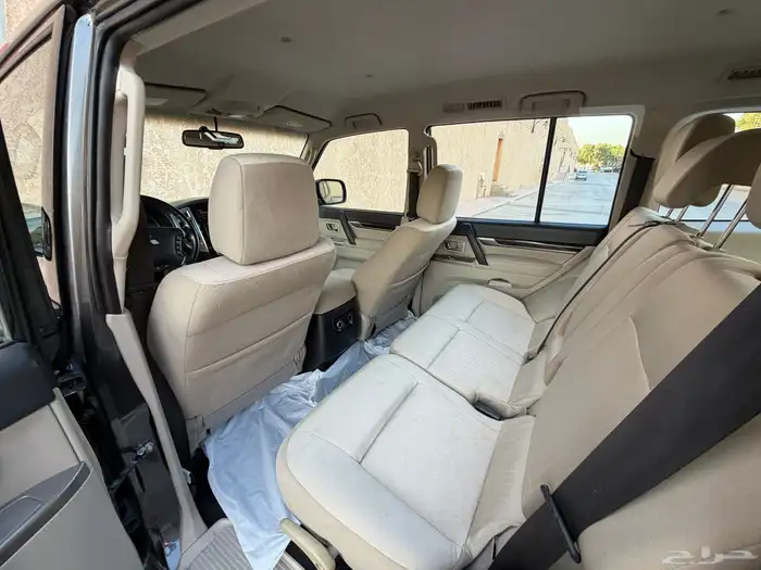 ميتسوبيشي باجيرو موديل 2020 25