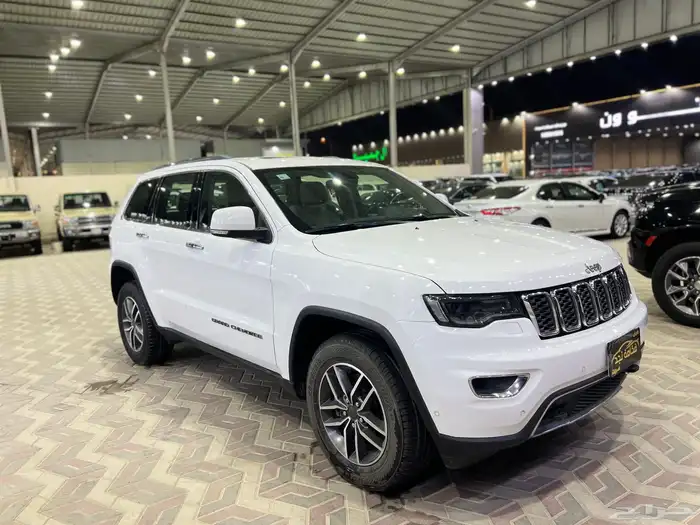 جيب شروكي 2021 فل كامل ماشي 75 الف قمه بالنظافه 2