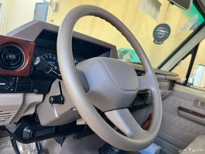 جيب شاص المديل 2009 مخزن بريمي 11 ريشه ونش دفلوك 44