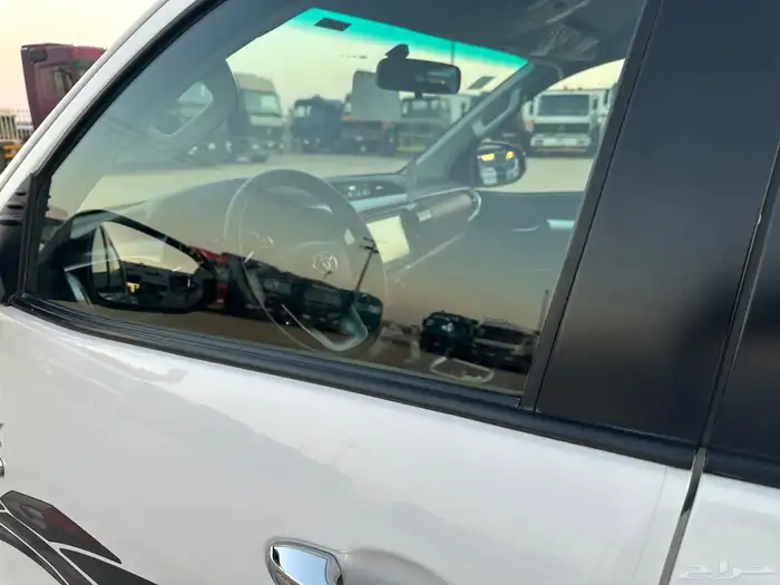 تويوتا هايلوكس 2022 ديزل دبل فل كامل سعودي بصمه 9