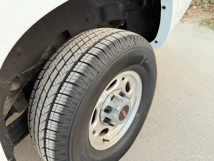 جمس 2005-8100 عداد 63 الف فقط 33