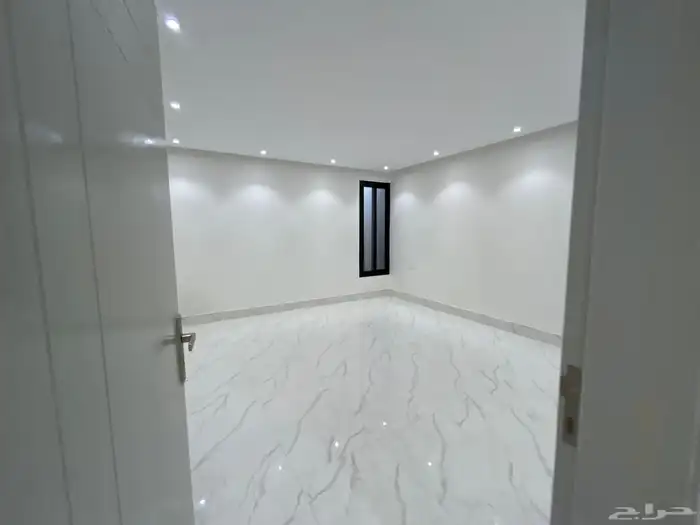 للبيع دور في فيلا حي نهضه 127م 5