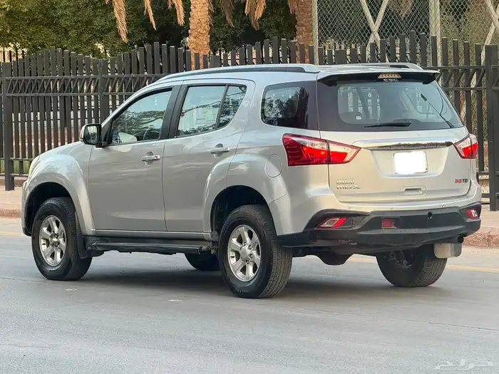 ايسوزو MUX ديزل 2019 سعودي 4