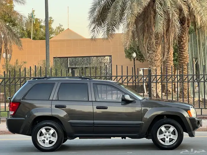 جيب شروكي 2005 فل V8 4